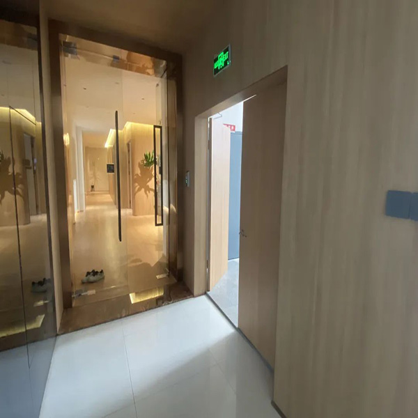 什么是防火門?(圖1) 防火門木質(zhì)效果.jpg